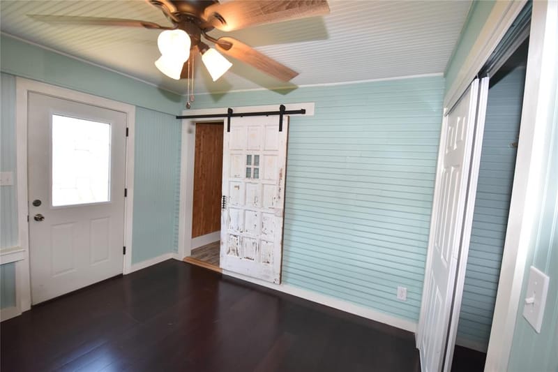 215 E 11th Street, Bonham TX 75418 - Photo 7