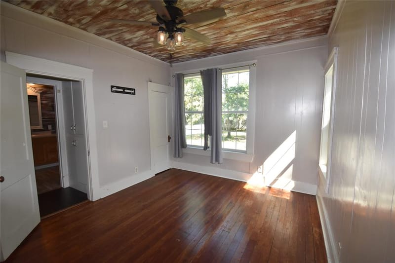 215 E 11th Street, Bonham TX 75418 - Photo 10