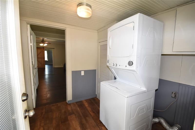215 E 11th Street, Bonham TX 75418 - Photo 14