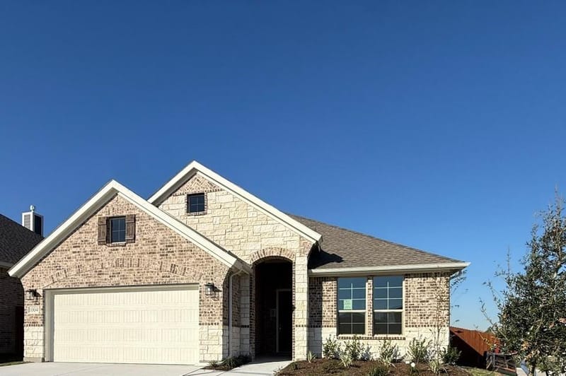 1004 Elmstead Drive, Fort Worth TX 76108