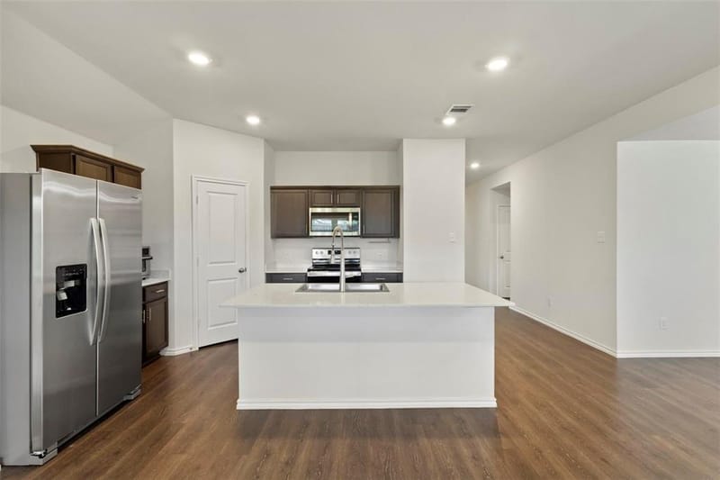 11129 Pond View Court, Providence Village TX 76227 - Photo 15