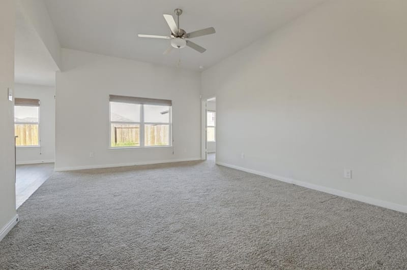 305 Shaw Creek Boulevard, Ferris TX 75125 - Photo 7