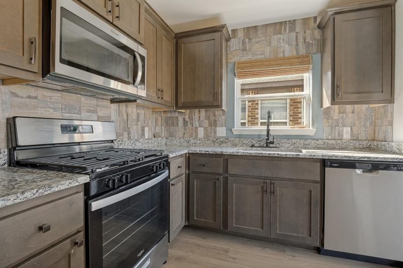 305 Shaw Creek Boulevard, Ferris TX 75125 - Photo 4