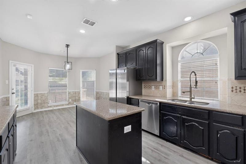 5919 Ridgeway Drive, Grand Prairie TX 75052 - Photo 11