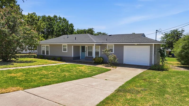 313 W 7th Street, Weatherford TX 76086