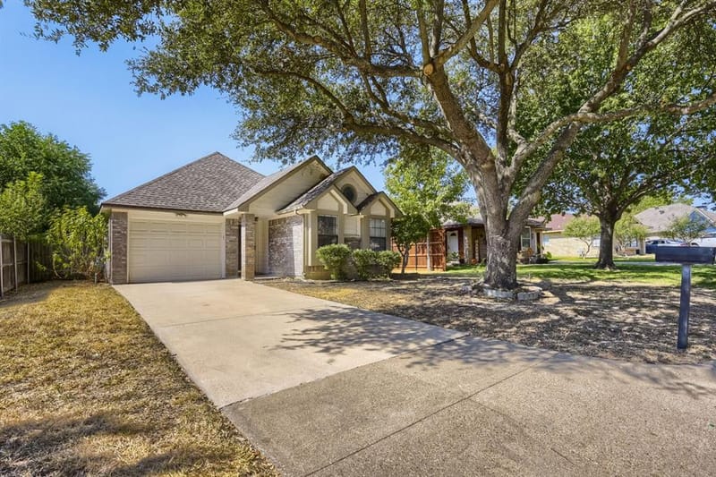 10217 Leatherwood Drive, Fort Worth TX 76108 - Photo 3