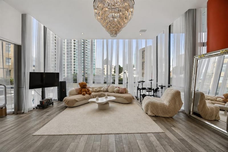 2200 Victory Avenue # 502, Dallas TX 75219