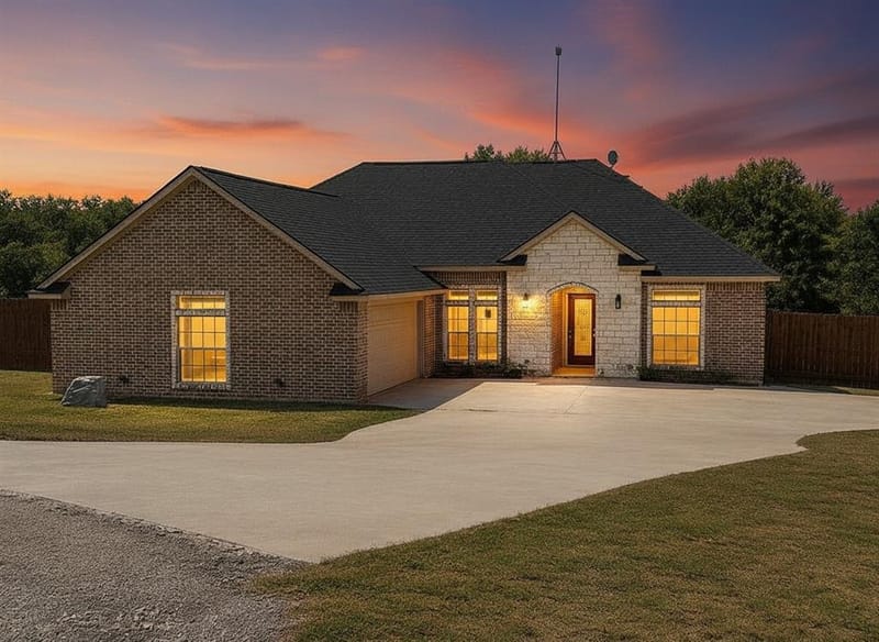 108 Tay Court, Weatherford TX 76088 - Photo 2