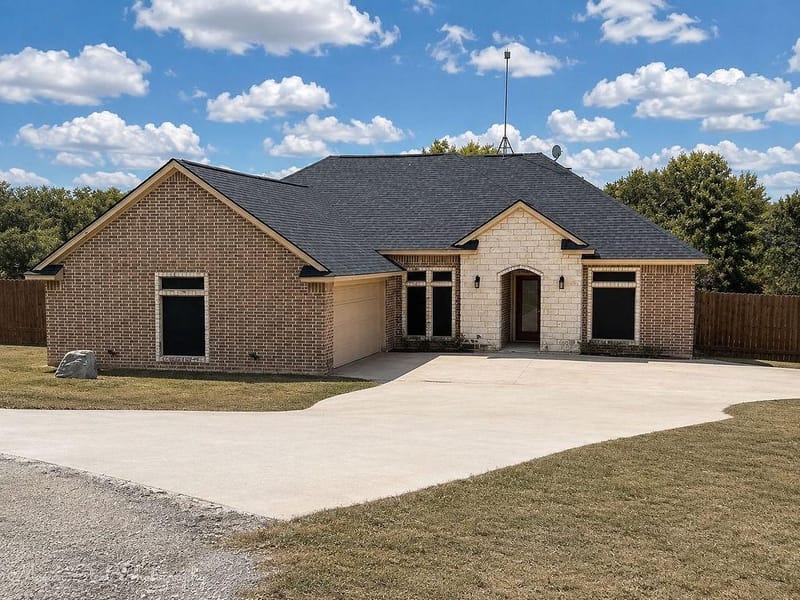 108 Tay Court, Weatherford TX 76088