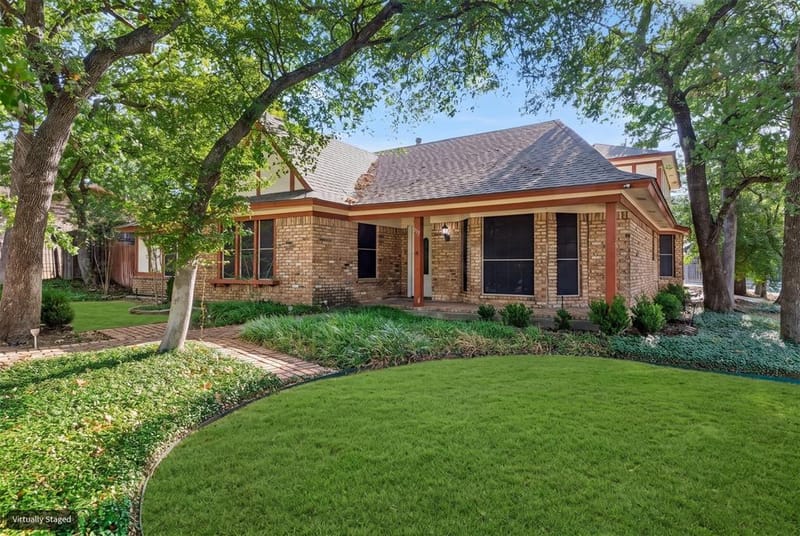 615 Country Green Lane, Arlington TX 76011