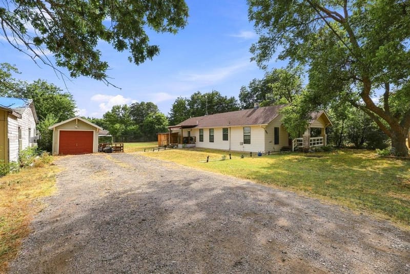 407 E Bois D Arc Street, Leonard TX 75452 - Photo 24