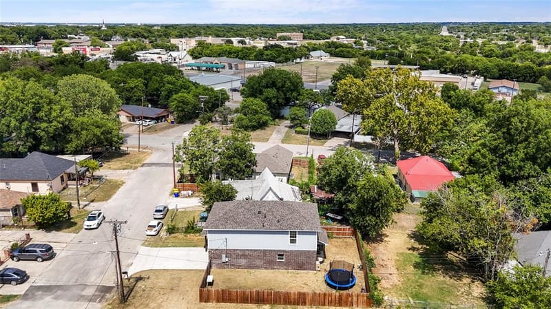 105 Lamar Street, Hillsboro TX 76645 - Photo 24