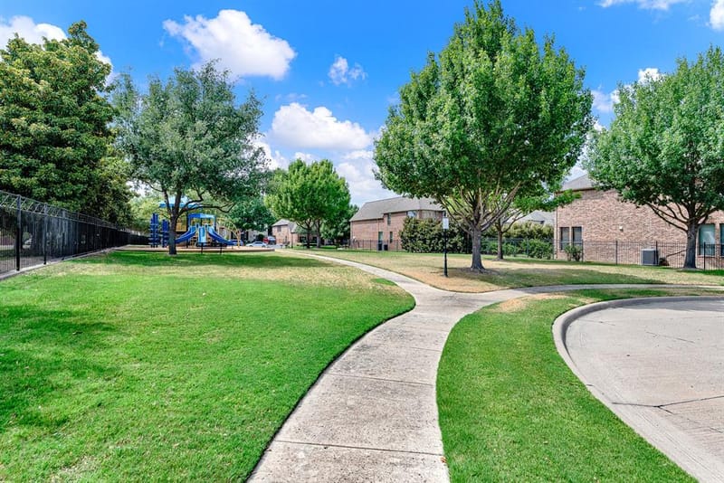 2704 MENDOCINO Circle, Plano TX 75093 - Photo 2
