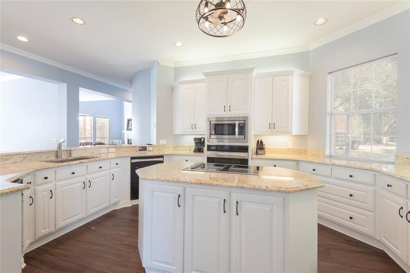 909 Hills Creek Drive, McKinney TX 75072 - Photo 10