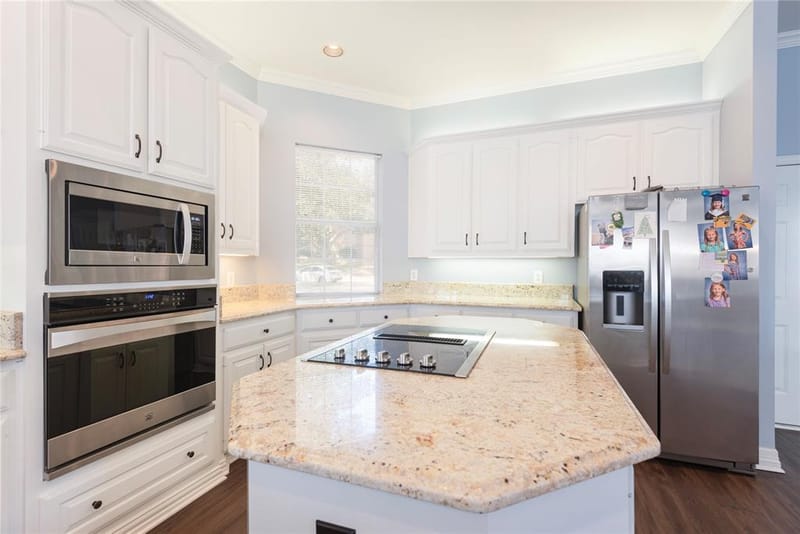 909 Hills Creek Drive, McKinney TX 75072 - Photo 8
