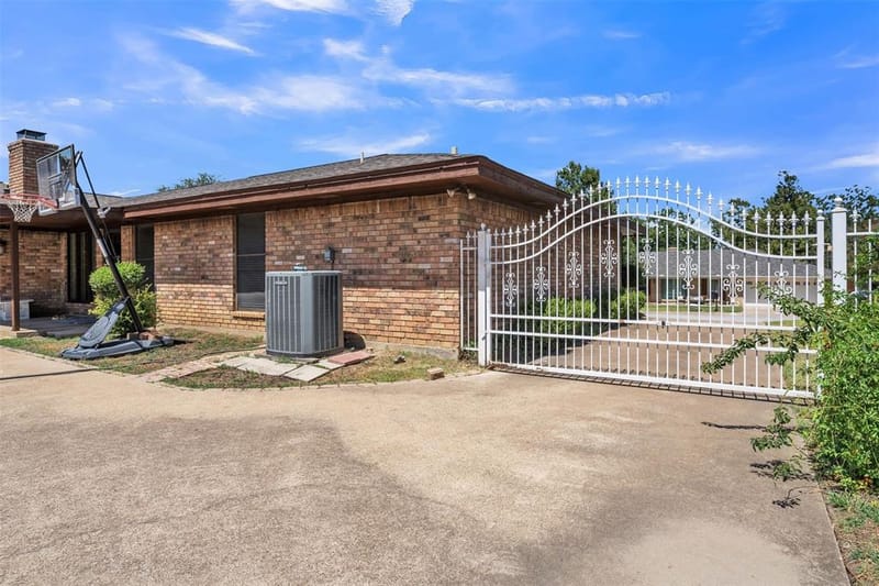 6808 Winchester Court, Fort Worth TX 76133 - Photo 33