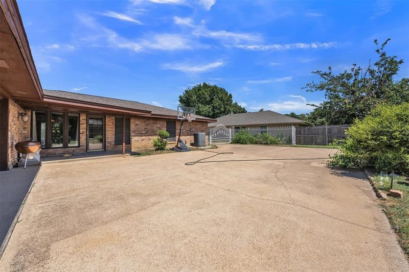 6808 Winchester Court, Fort Worth TX 76133 - Photo 31