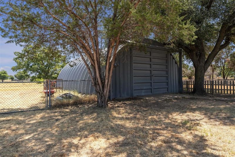 805 S Swanson Road, Mineral Wells TX 76067 - Photo 5