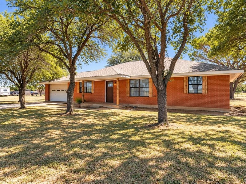 805 S Swanson Road, Mineral Wells TX 76067 - Photo 4