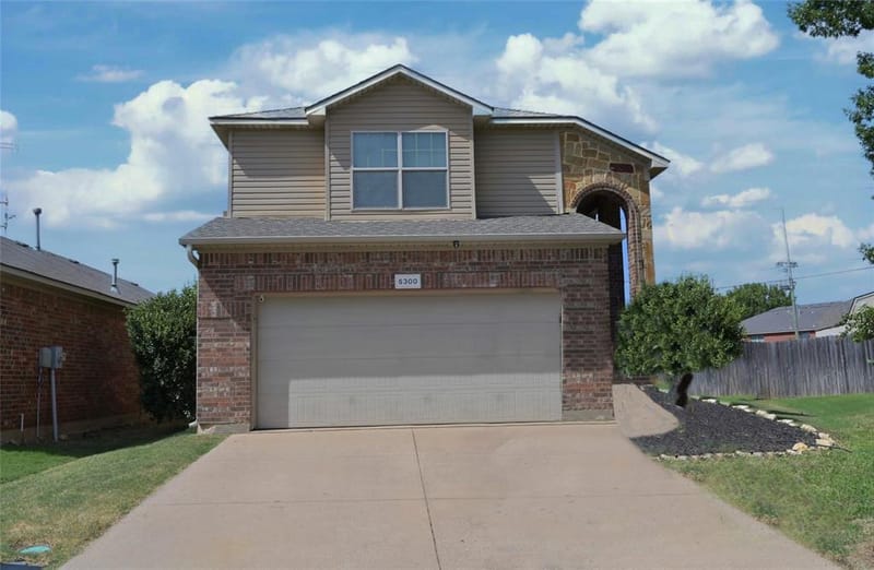 5300 Britton Ridge Lane, Fort Worth TX 76179