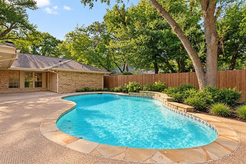 2401 Radcliffe Drive, Arlington TX 76012 - Photo 3