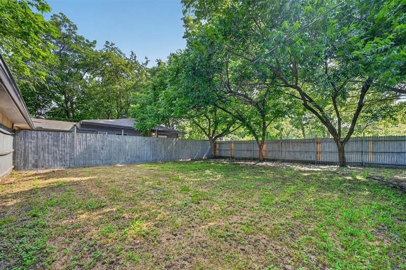 8323 Lapanto Lane, Dallas TX 75227 - Photo 16