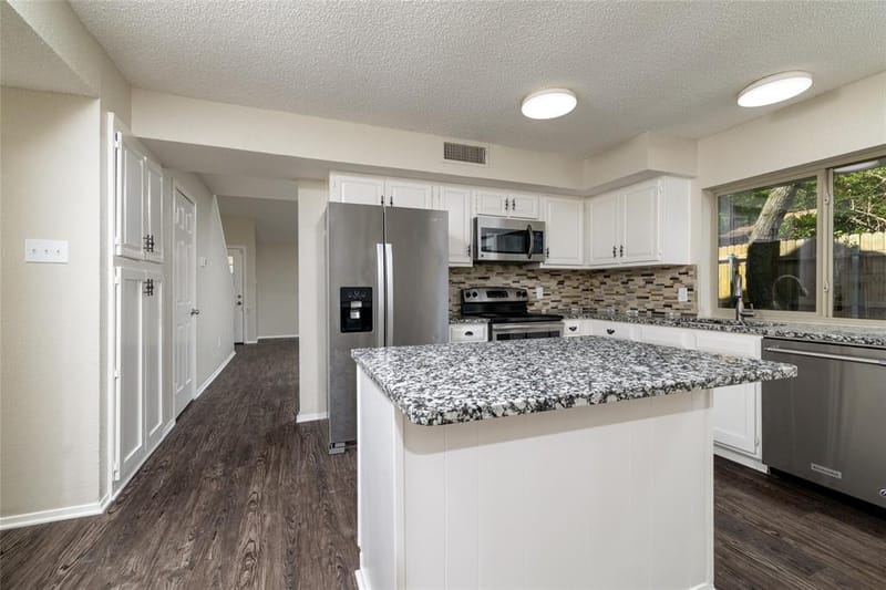 3615 Ravenhill Lane, Arlington TX 76016 - Photo 18