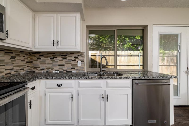 3615 Ravenhill Lane, Arlington TX 76016 - Photo 21