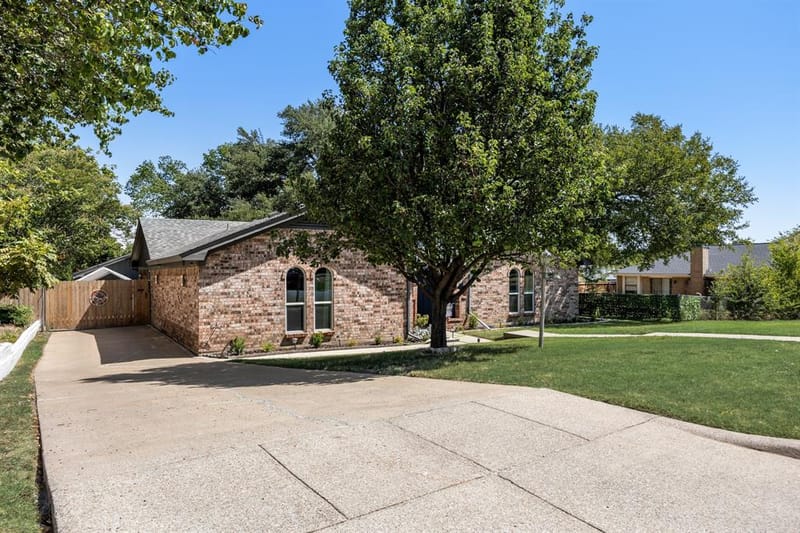 4825 Barnett Street, Fort Worth TX 76103