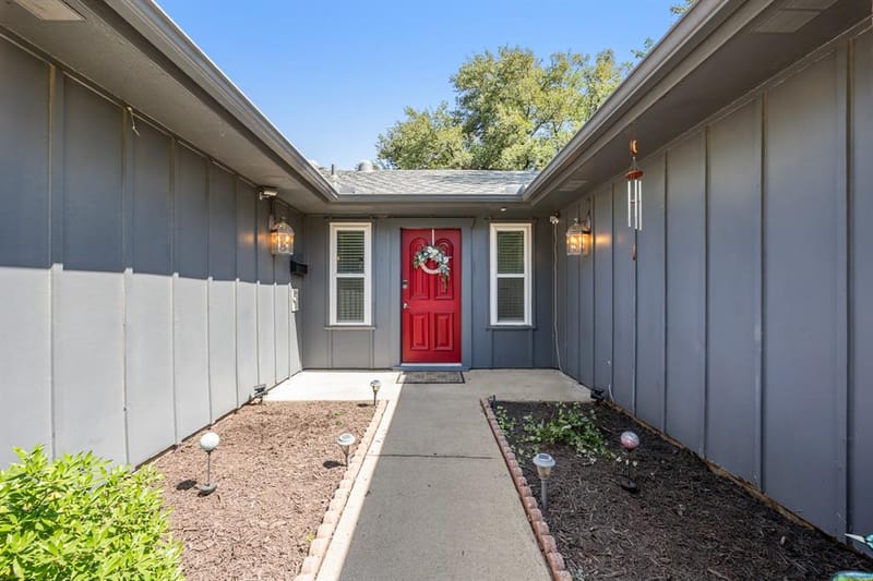 4825 Barnett Street, Fort Worth TX 76103 - Photo 5