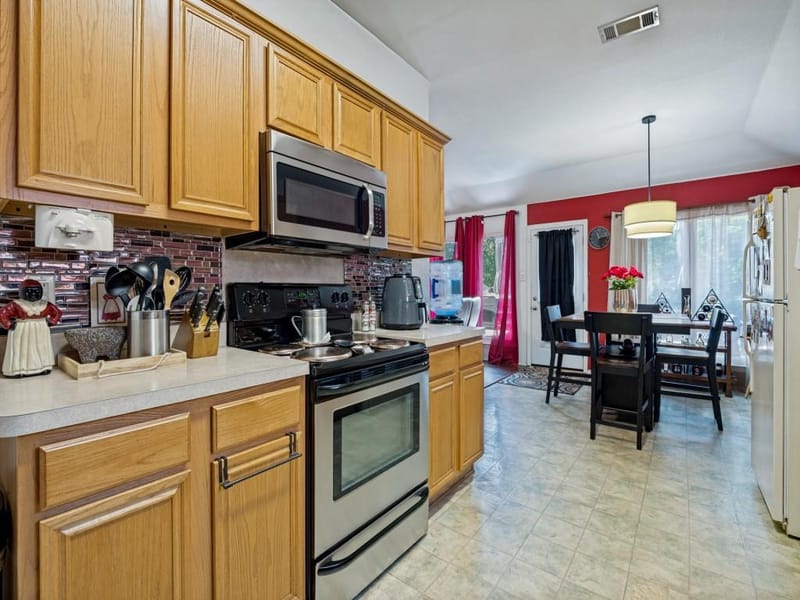 1413 Mockingbird Lane, DeSoto TX 75115 - Photo 6