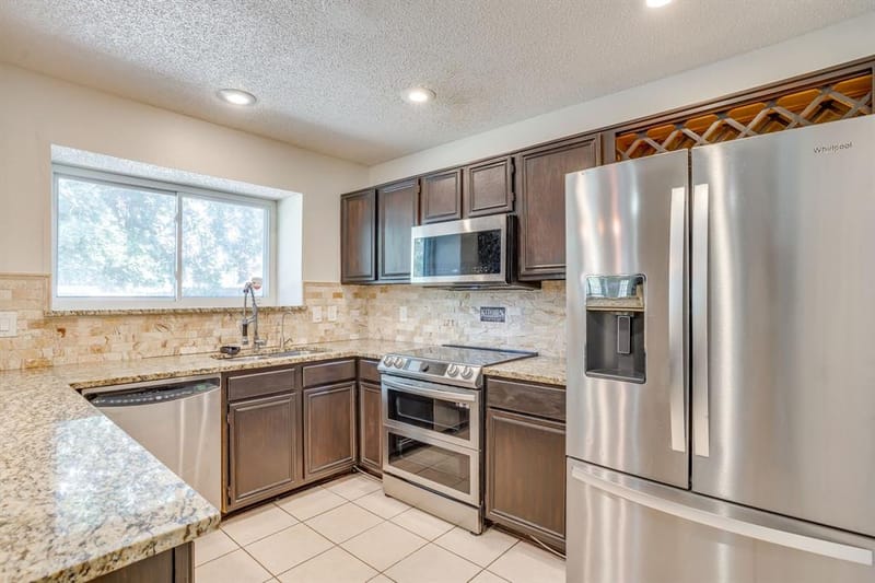 6411 Brooklawn Drive, Arlington TX 76018 - Photo 13