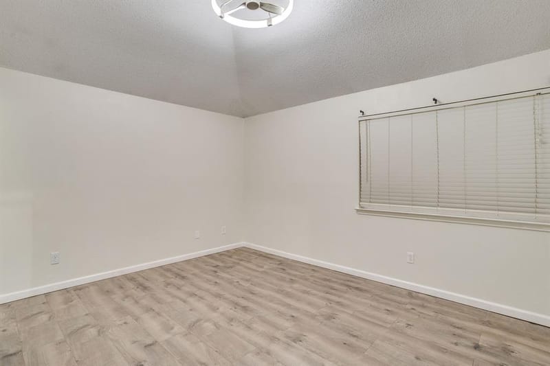6411 Brooklawn Drive, Arlington TX 76018 - Photo 17