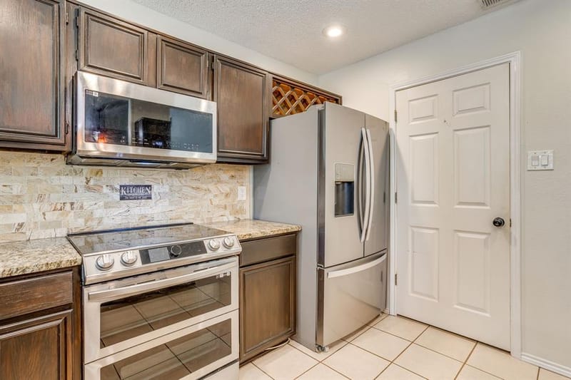 6411 Brooklawn Drive, Arlington TX 76018 - Photo 16