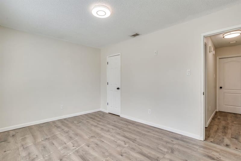 6411 Brooklawn Drive, Arlington TX 76018 - Photo 32