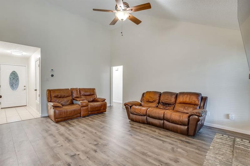 6411 Brooklawn Drive, Arlington TX 76018 - Photo 8