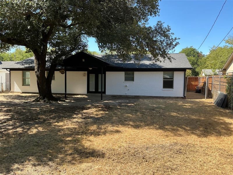 136 Jill Ann Drive, Burleson TX 76028 - Photo 24