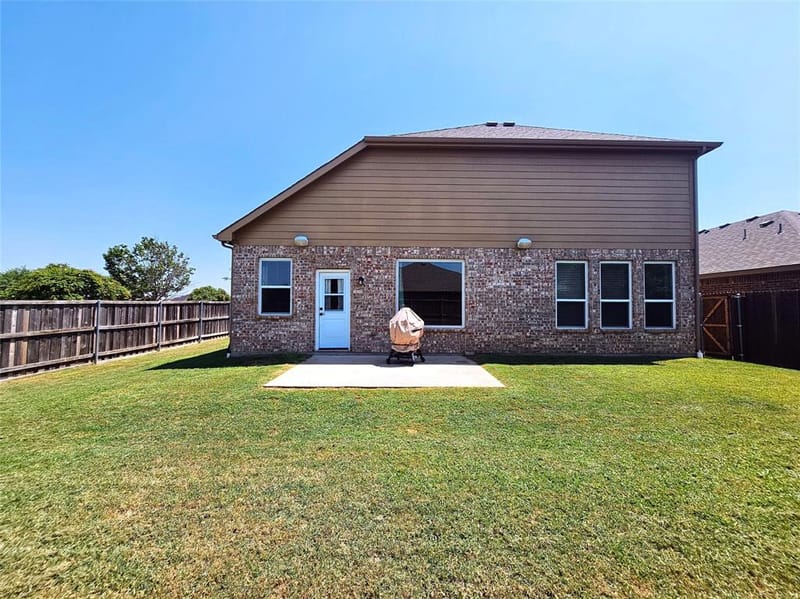 1017 Meadow Green Court, Princeton TX 75407 - Photo 9