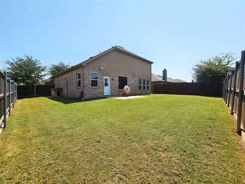1017 Meadow Green Court, Princeton TX 75407 - Photo 8