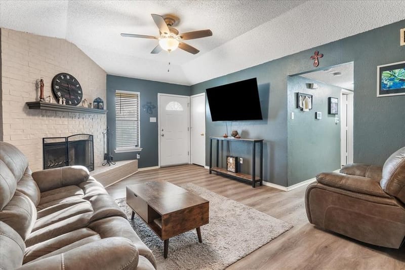 432 Post Oak Lane, Burleson TX 76028 - Photo 5