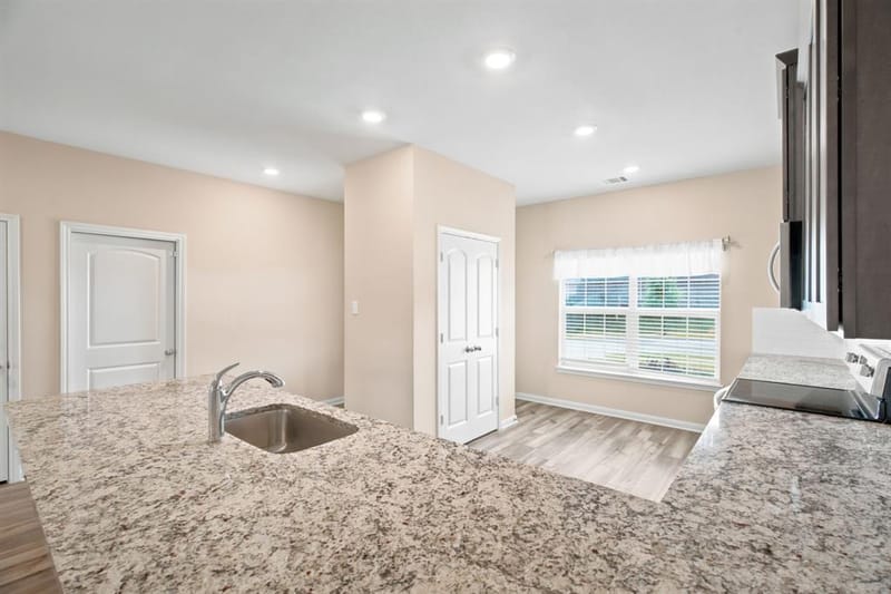364 Ridgeland Oaks Drive, Fort Worth TX 76120 - Photo 8