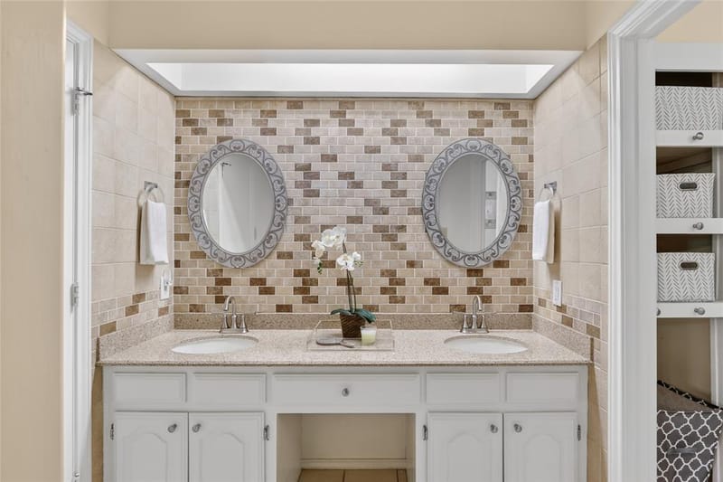8261 Club Meadows Drive, Dallas TX 75243 - Photo 17