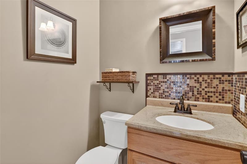 8261 Club Meadows Drive, Dallas TX 75243 - Photo 15