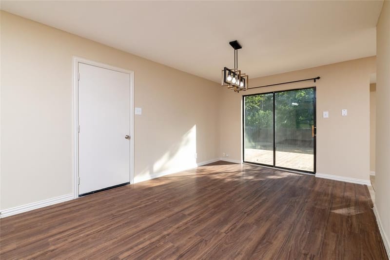 2906 Harvard Street N, Irving TX 75062 - Photo 9