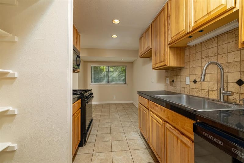 2906 Harvard Street N, Irving TX 75062 - Photo 14