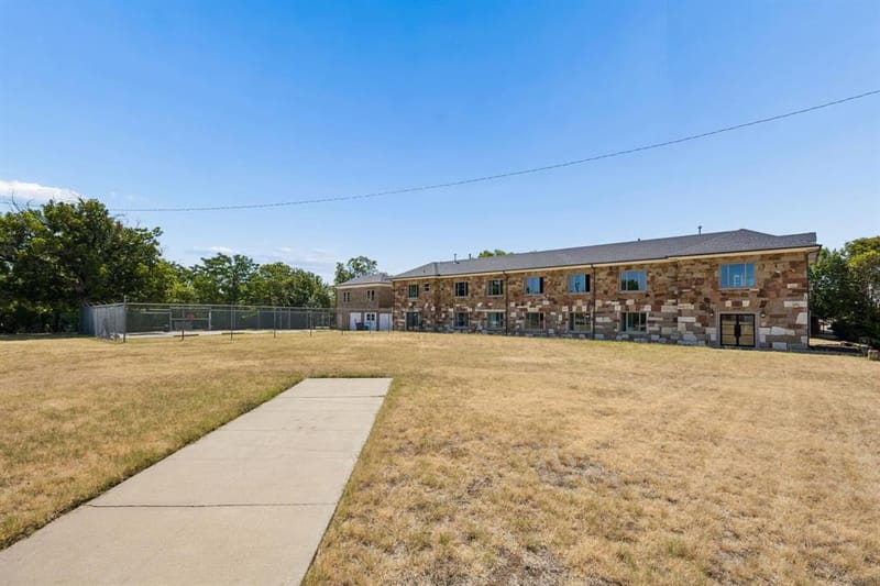 1200 E Maddox Avenue, Fort Worth TX 76104 - Photo 3