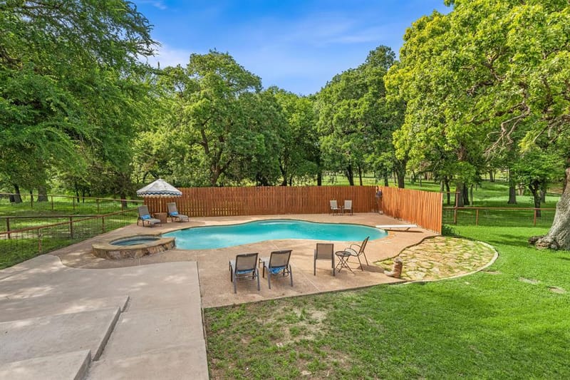 2403 County Road 2224, Decatur TX 76234 - Photo 10