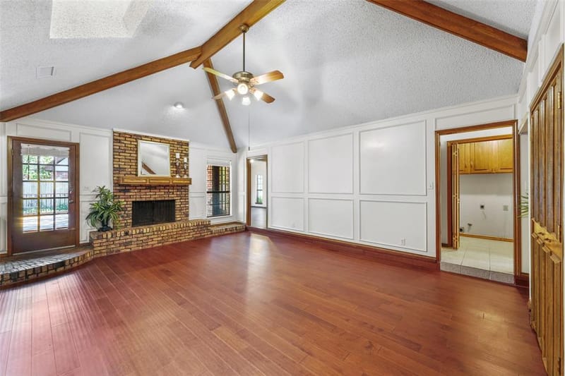2323 Brookside Drive, Arlington TX 76012 - Photo 6
