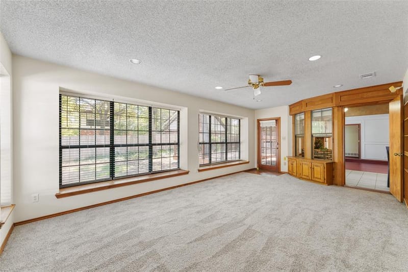 2323 Brookside Drive, Arlington TX 76012 - Photo 16