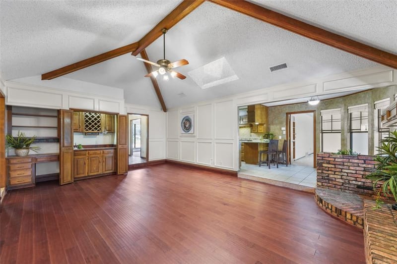 2323 Brookside Drive, Arlington TX 76012 - Photo 7